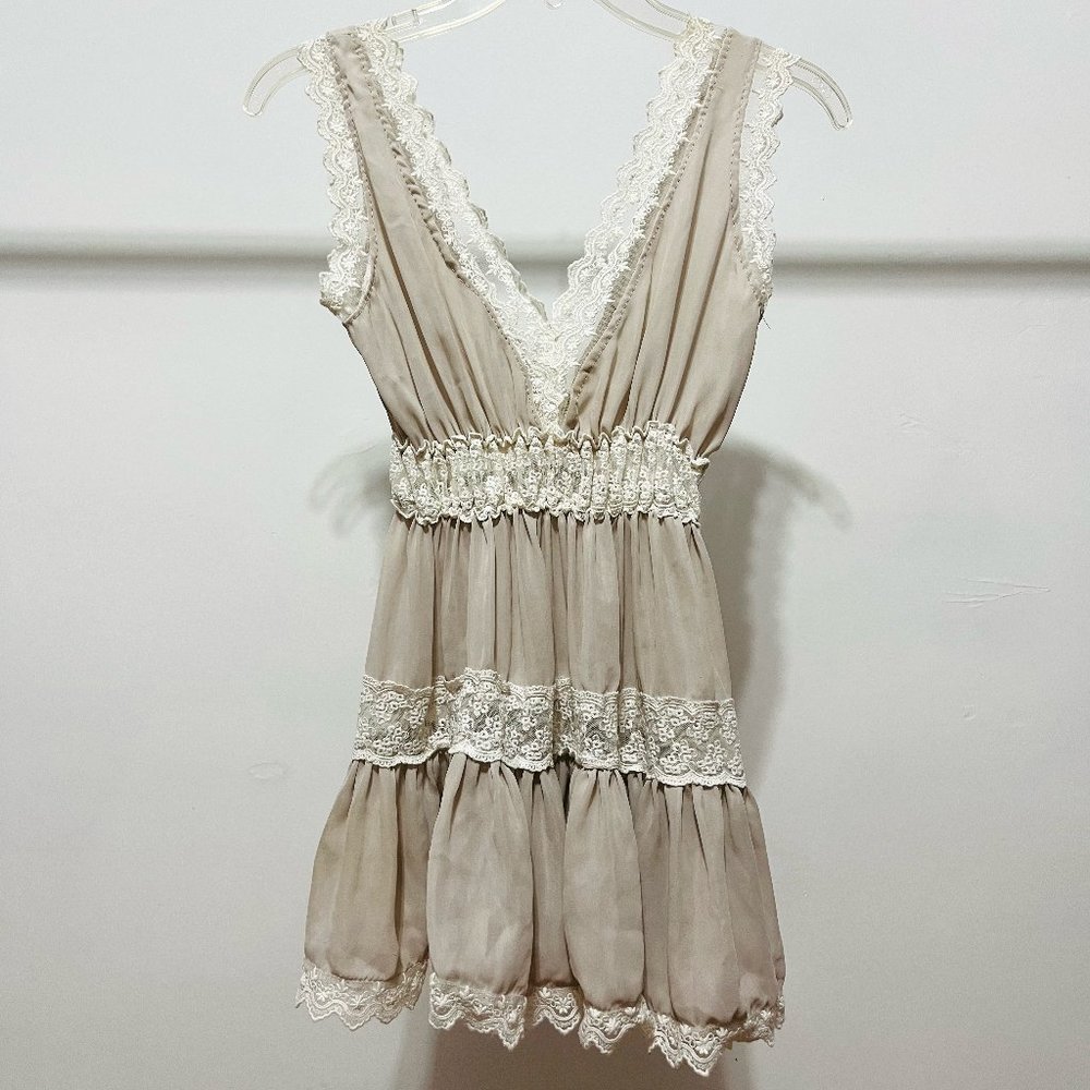 ✨Gorgeous Sheer Embroidered Sleeveless Long Blouse